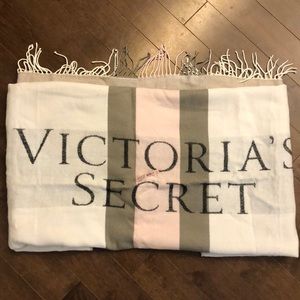 BRAND NEW Victoria’s Secret Throw Blanket